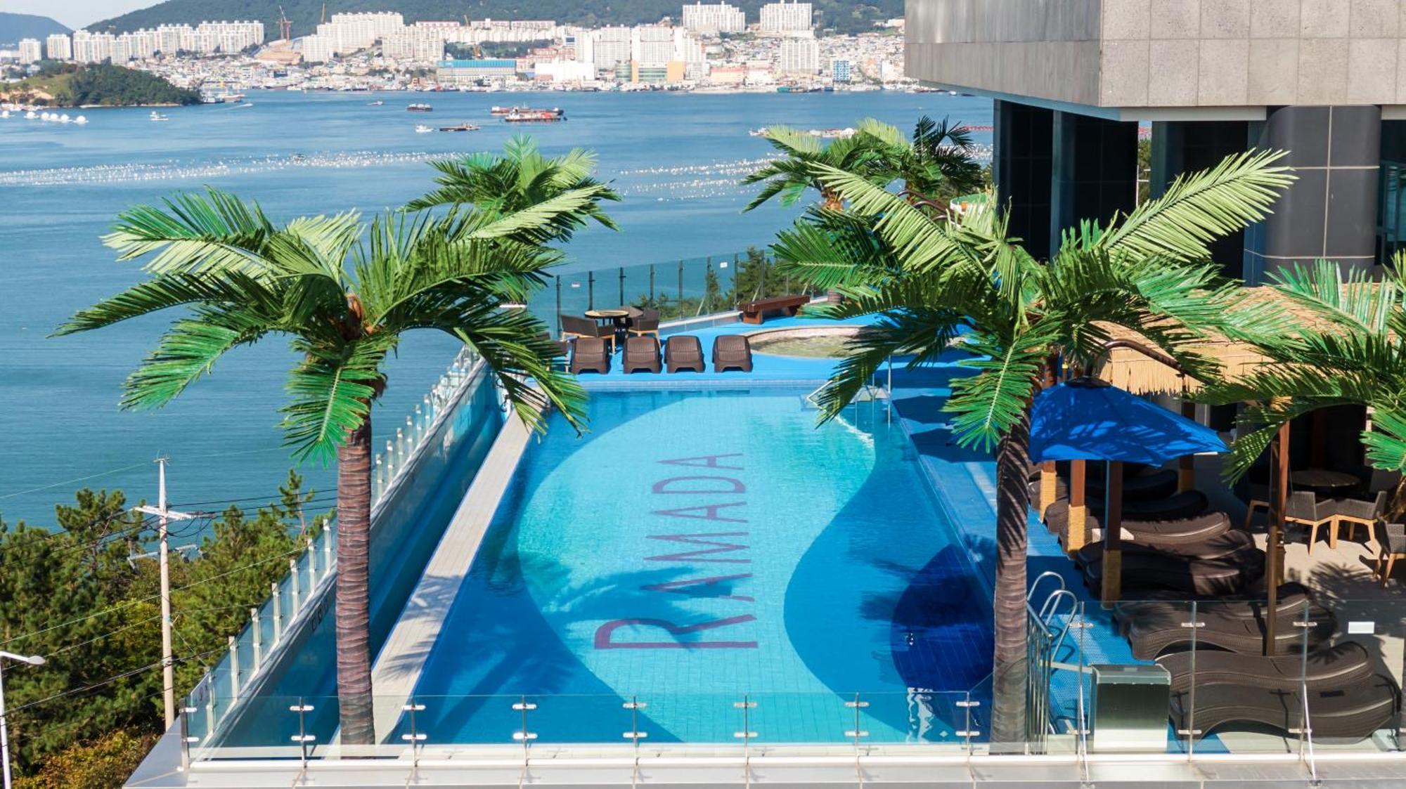 รามาดา พลาซา บาย วินด์แฮม ทอลซาน ยอซู Hotel ภายนอก รูปภาพ