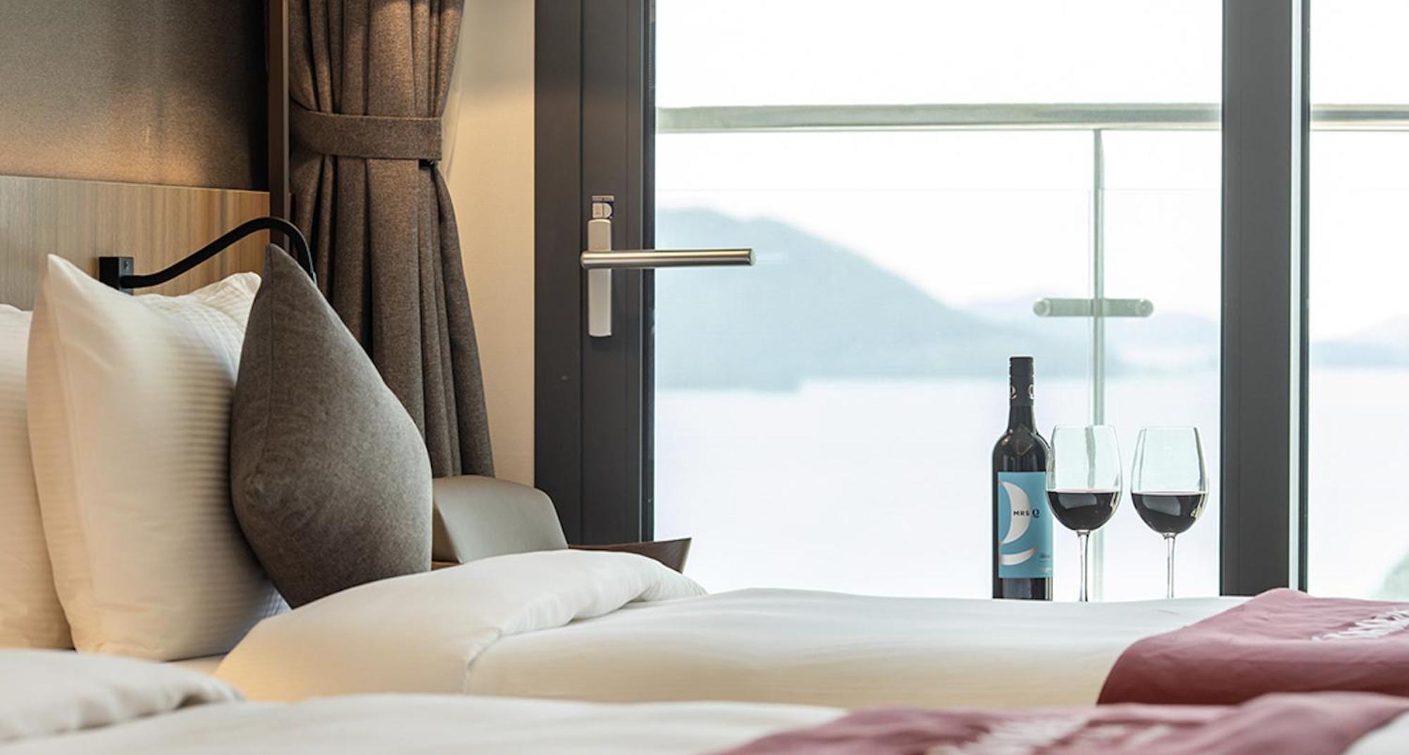 รามาดา พลาซา บาย วินด์แฮม ทอลซาน ยอซู Hotel ภายนอก รูปภาพ