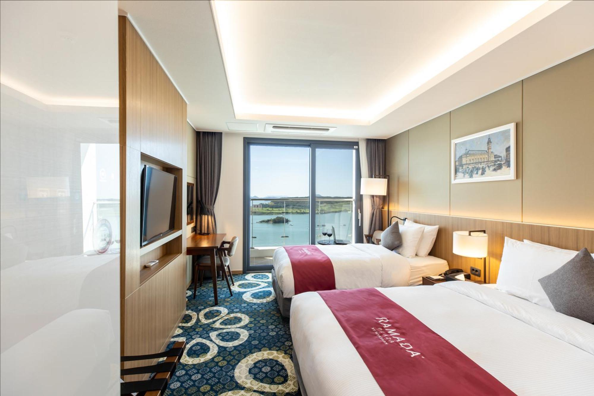 รามาดา พลาซา บาย วินด์แฮม ทอลซาน ยอซู Hotel ภายนอก รูปภาพ